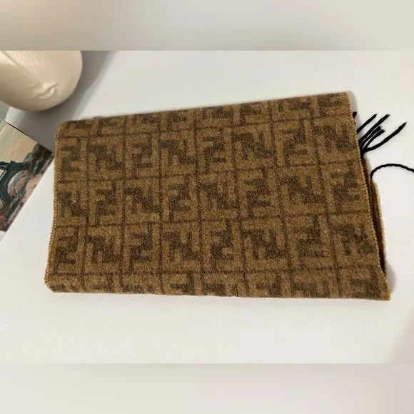 Fendi Authentic Vintage FF Logo Zucca Print Fringe Scarf - Picture 6 of 6